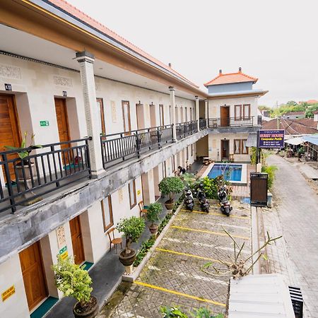 Guesthouse Cempaka Putih เซมินยัค ภายนอก รูปภาพ