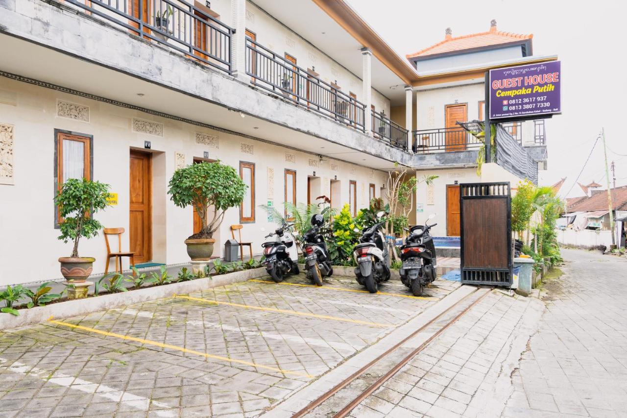 Guesthouse Cempaka Putih เซมินยัค ภายนอก รูปภาพ